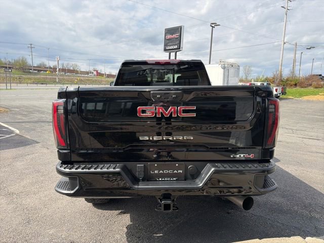 Used 2024 GMC Sierra 2500 AT4 w/ AT4 Premium Plus Package AWD/4WD image 4