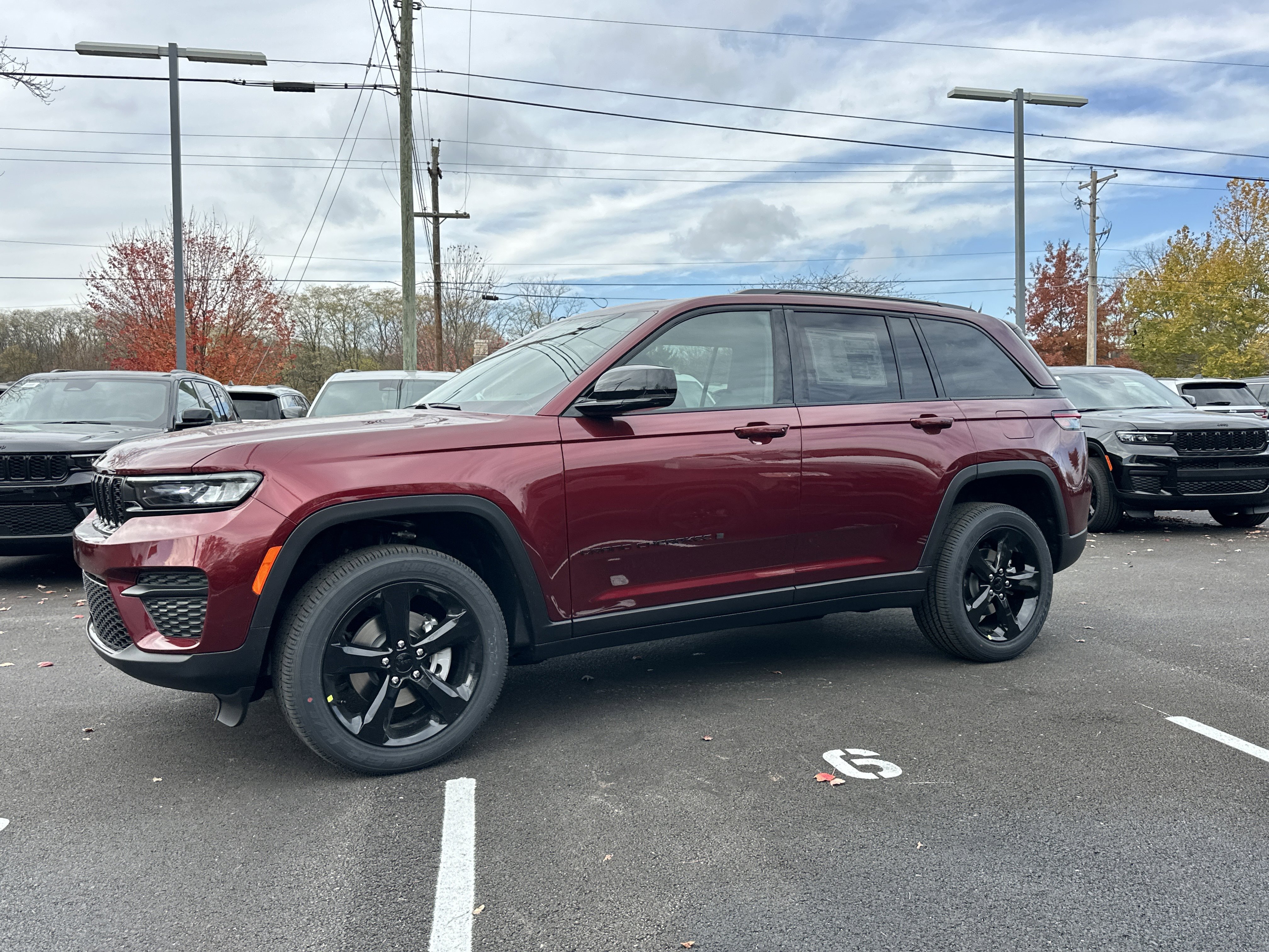 New 2025 Jeep Grand Cherokee Altitude image 23