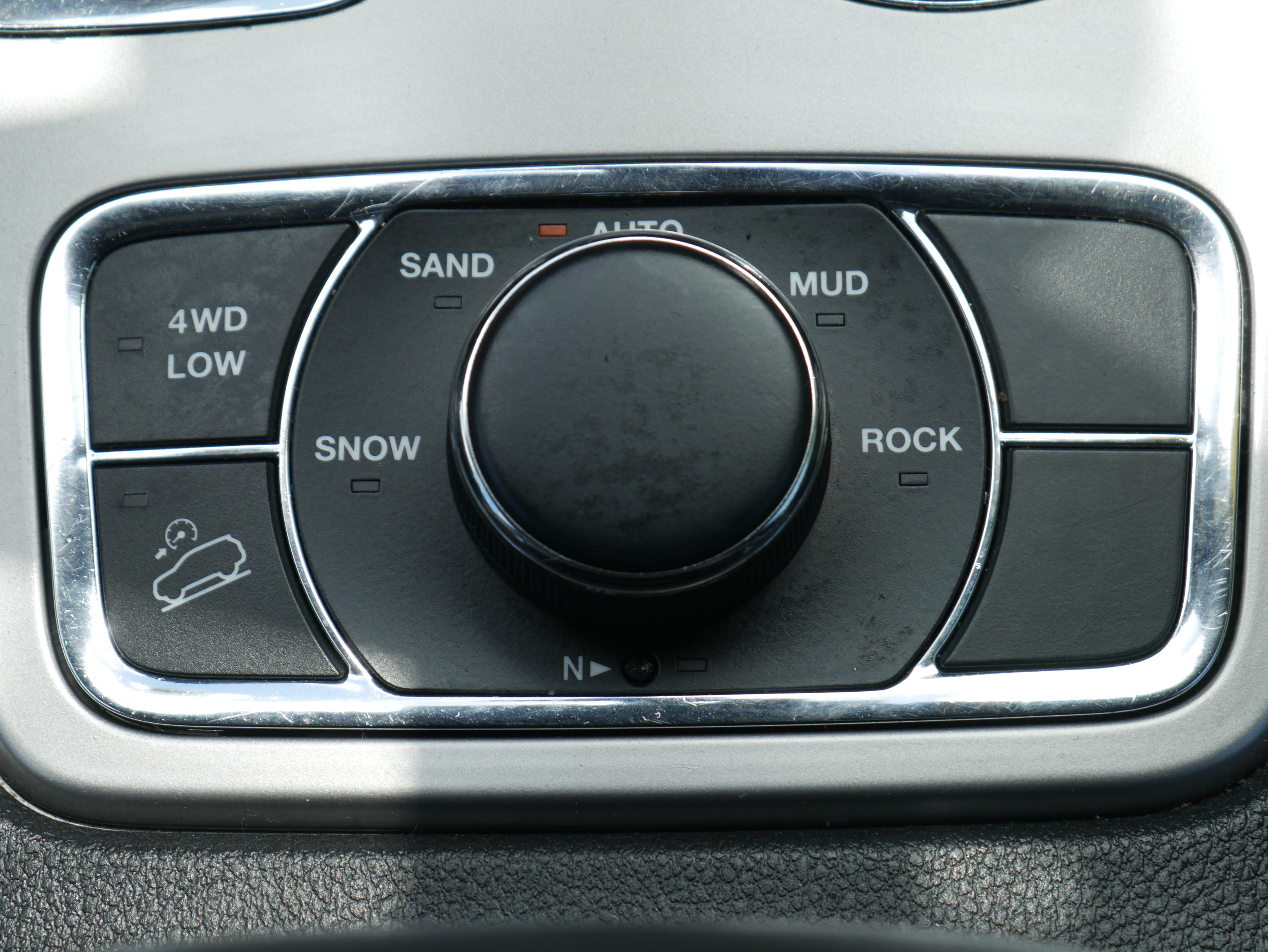 Used 2022 Jeep Grand Cherokee Laredo X AWD/4WD image 24