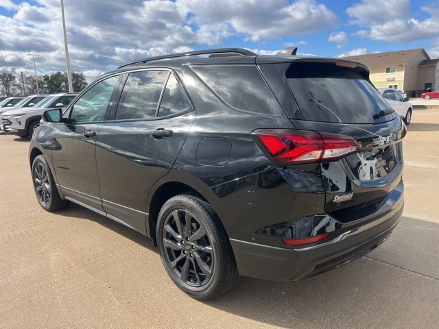 Used 2022 Chevrolet Equinox RS w/ LPO, Floor Liner Package image 6
