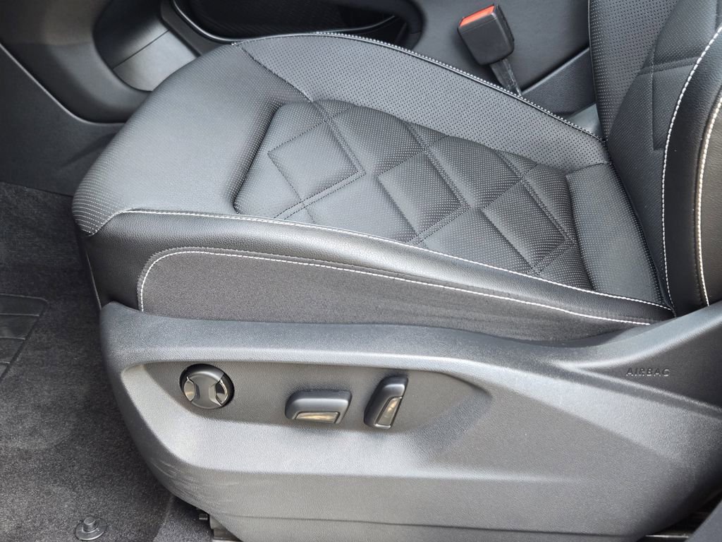 Used 2024 Volkswagen Atlas SE image 26