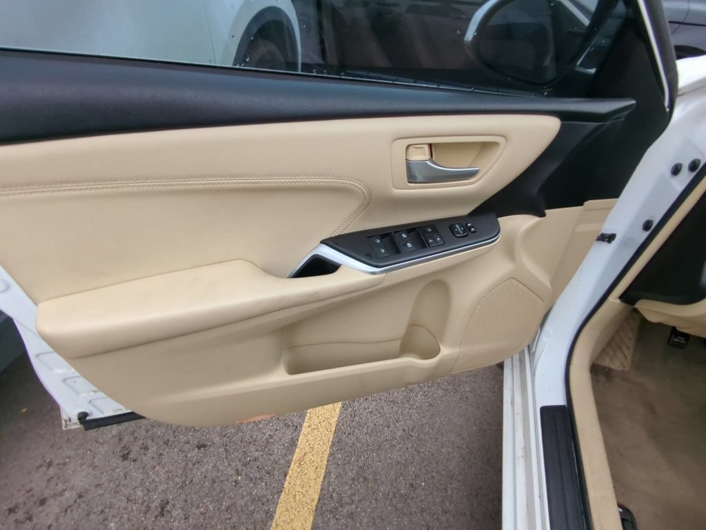 Used 2017 Toyota Camry XLE FWD image 8