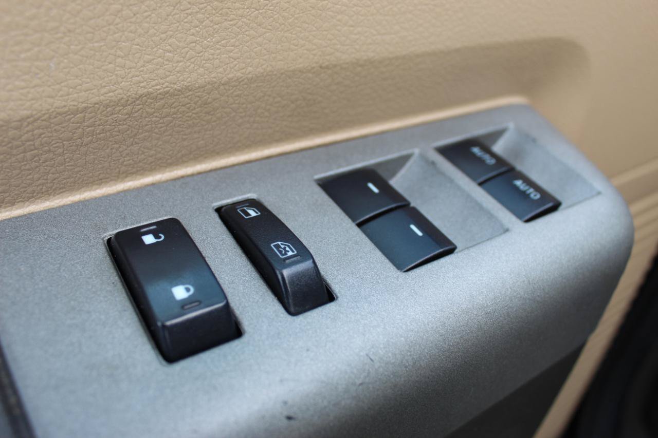 Used 2013 Ford F250 Lariat w/ Lariat Ultimate Pkg AWD/4WD image 26