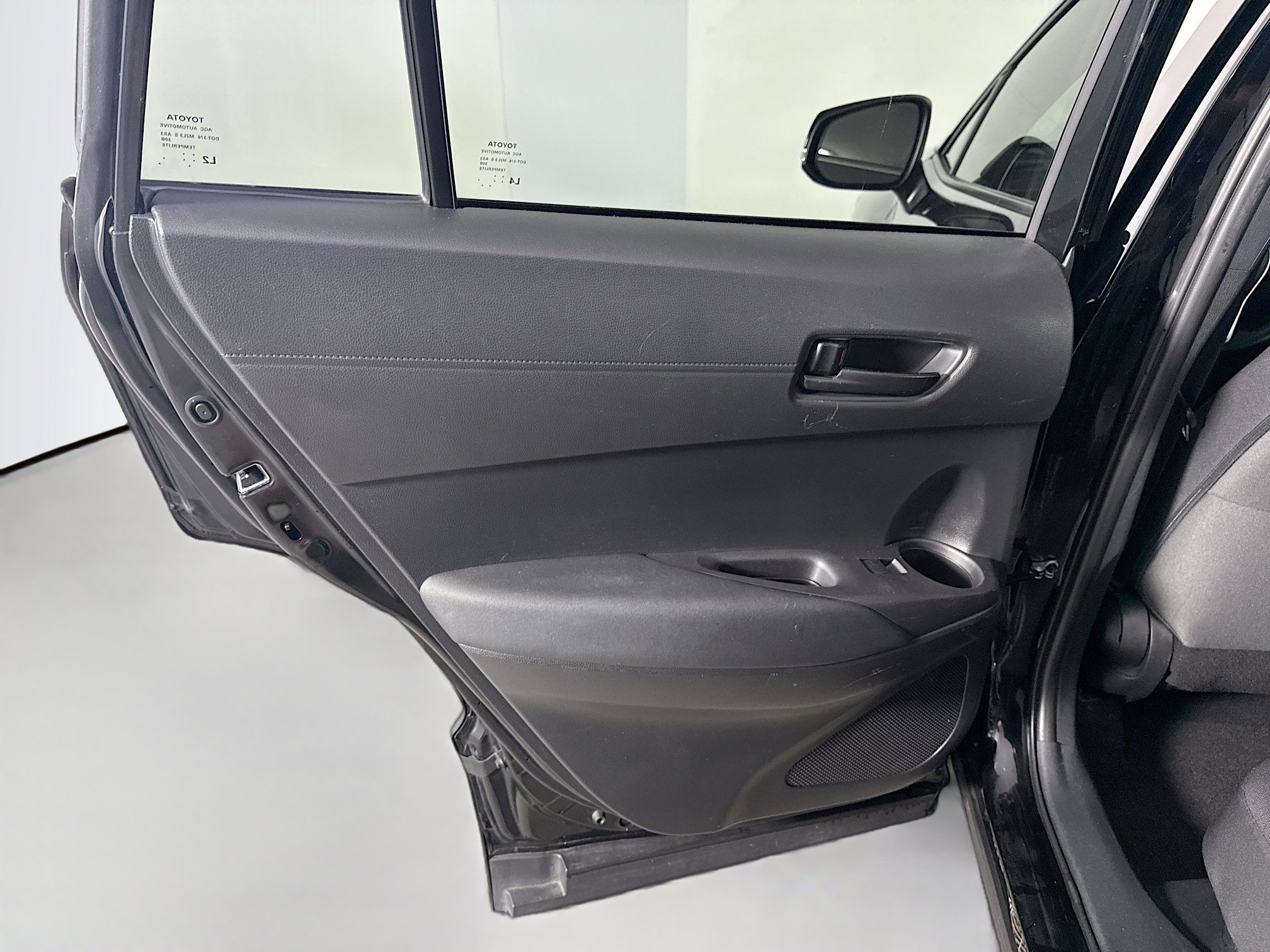 Used 2024 Toyota Corolla Cross AWD Hybrid w/ Moonroof Package image 26