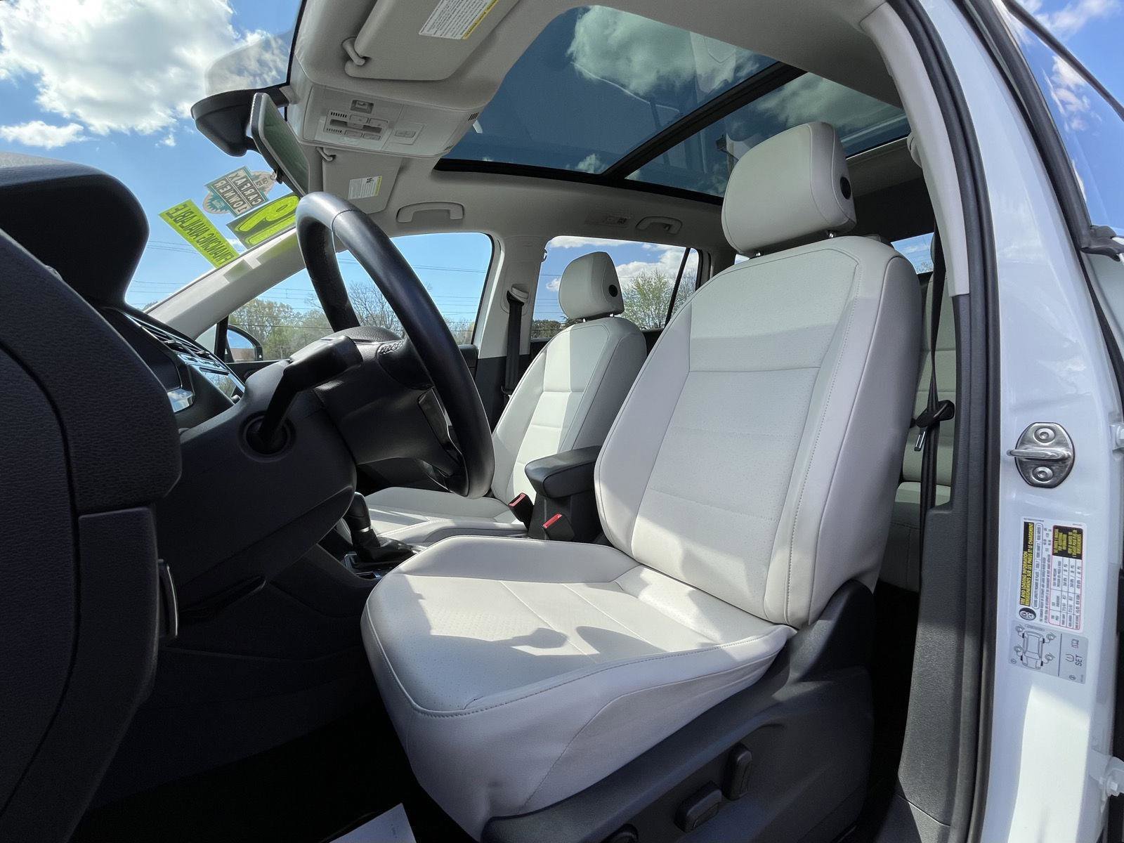 Used 2019 Volkswagen Tiguan SE w/ Panoramic Sunroof Package image 6