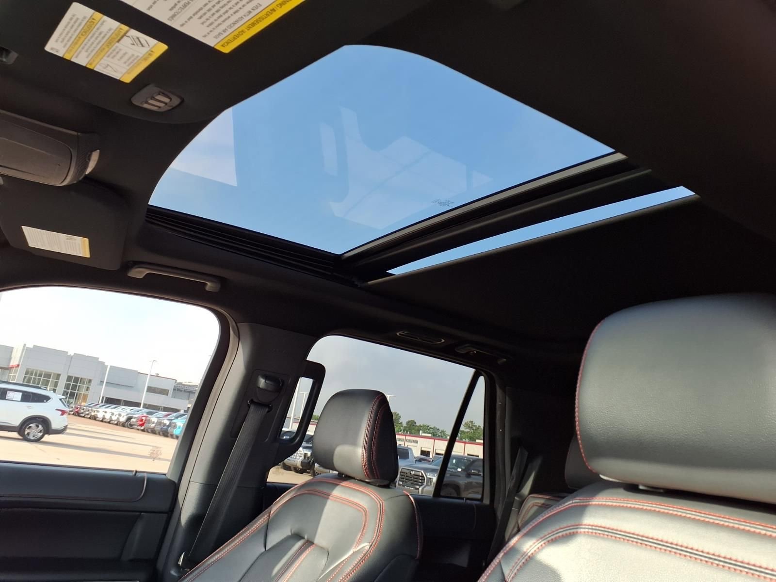 Used 2023 Ford Expedition Limited image 12