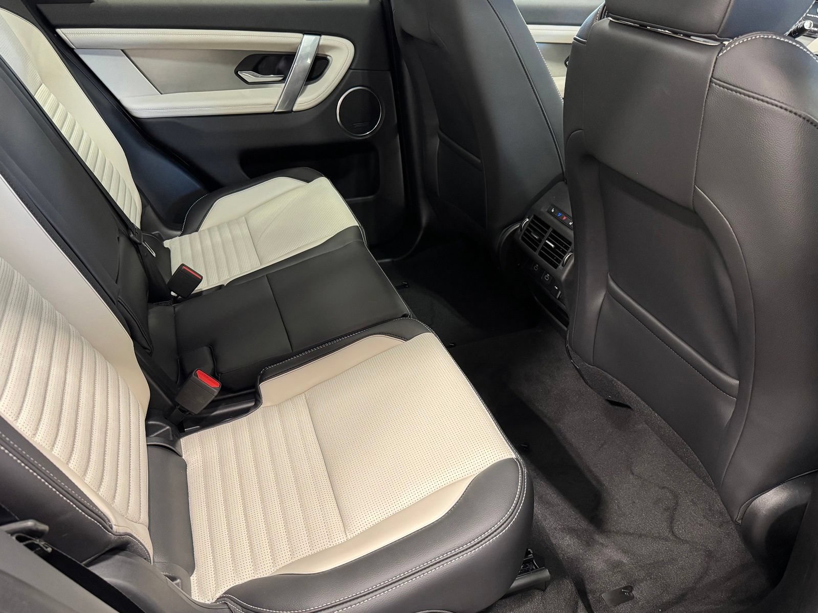 New 2026 Land Rover Discovery Sport Landmark AWD/4WD image 49