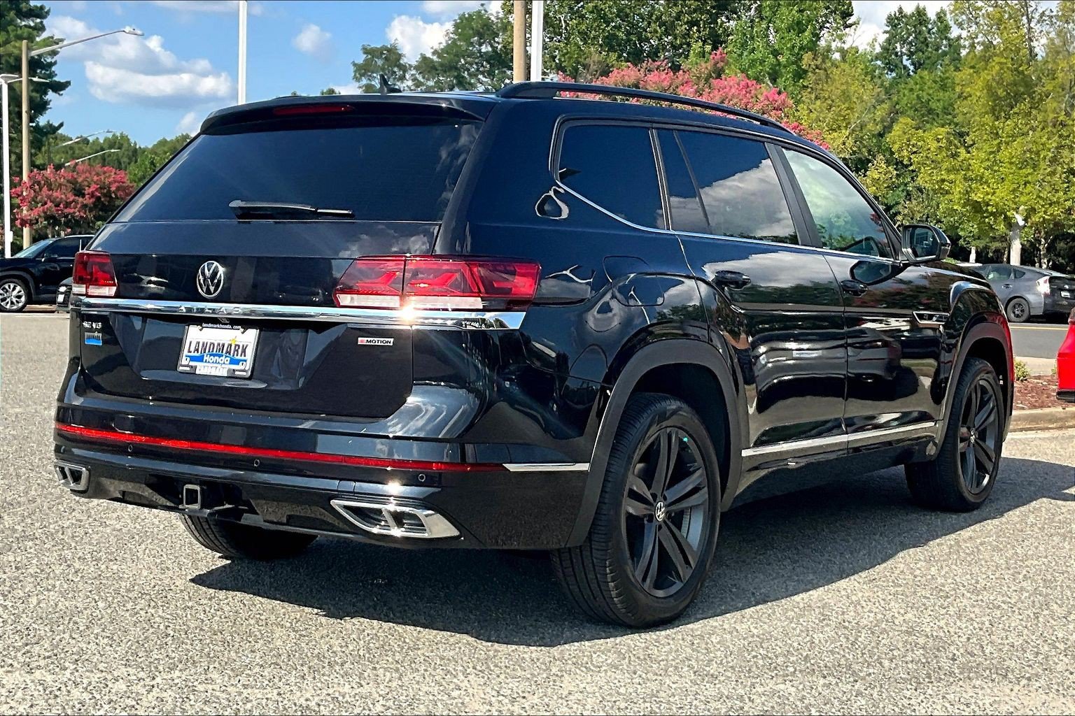 Used 2021 Volkswagen Atlas SE AWD/4WD image 2