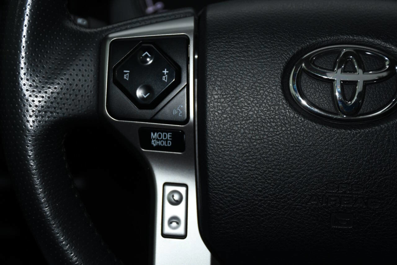 Used 2022 Toyota 4Runner SR5 Premium w/ Moonroof Package AWD/4WD image 30