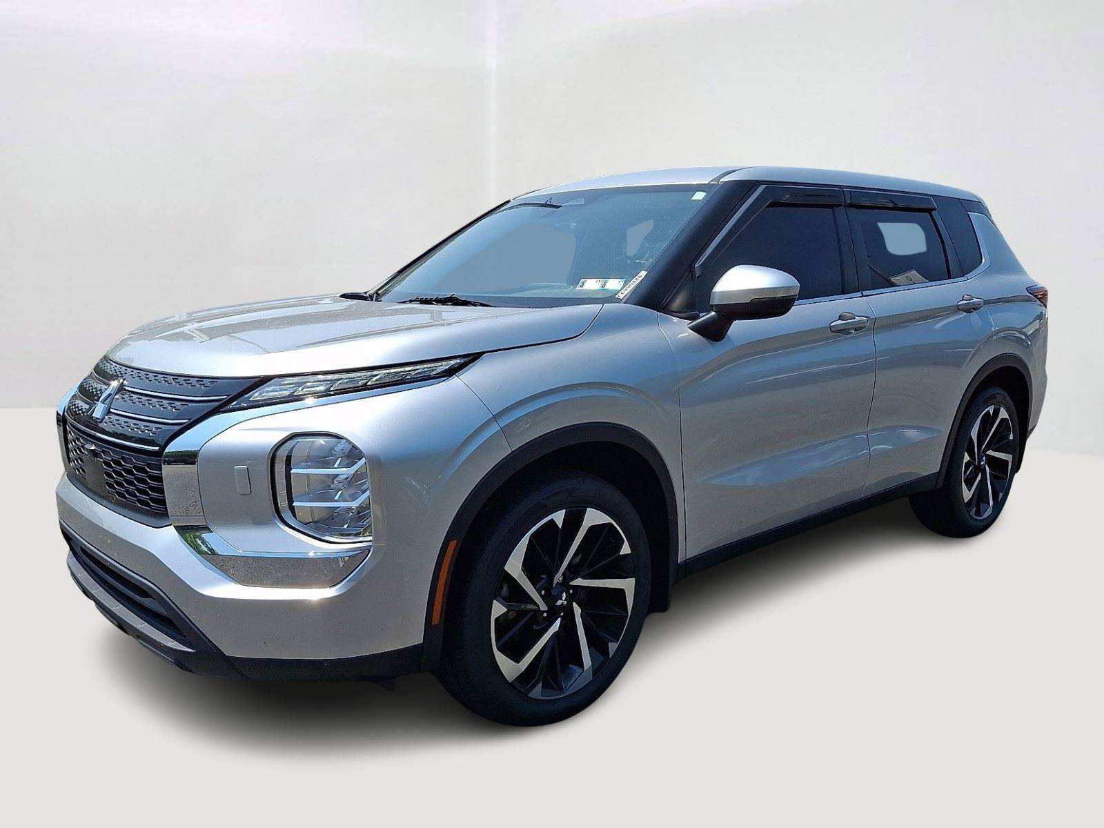 Used 2022 Mitsubishi Outlander ES AWD/4WD image 3