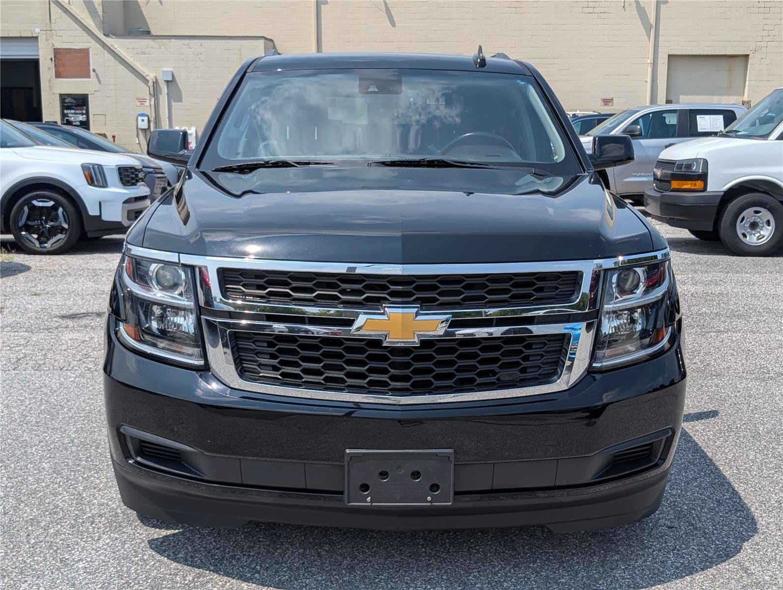 Used 2018 Chevrolet Suburban LT AWD/4WD image 8