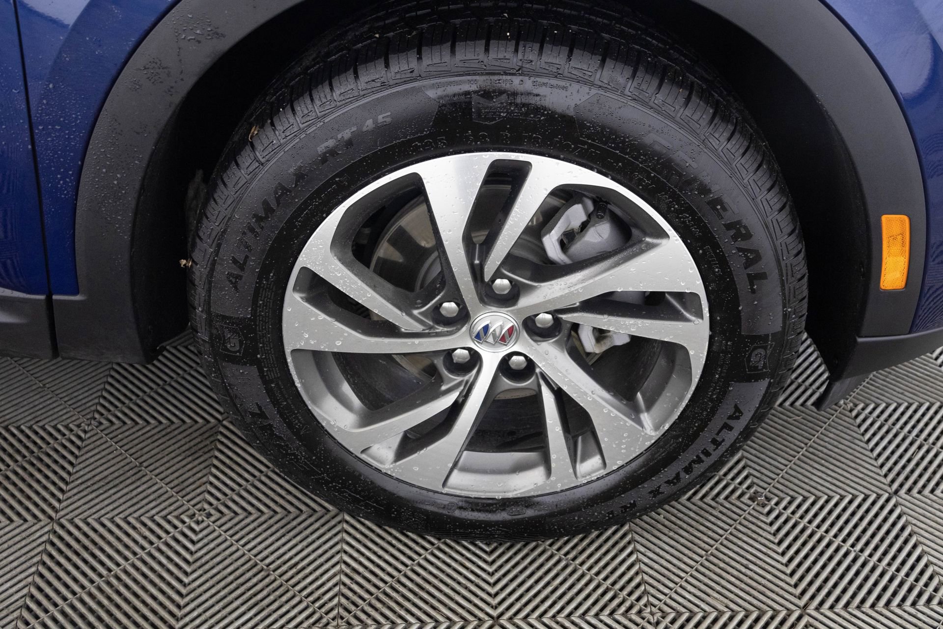 Used 2022 Buick Envision Essence w/ Safety Package image 47