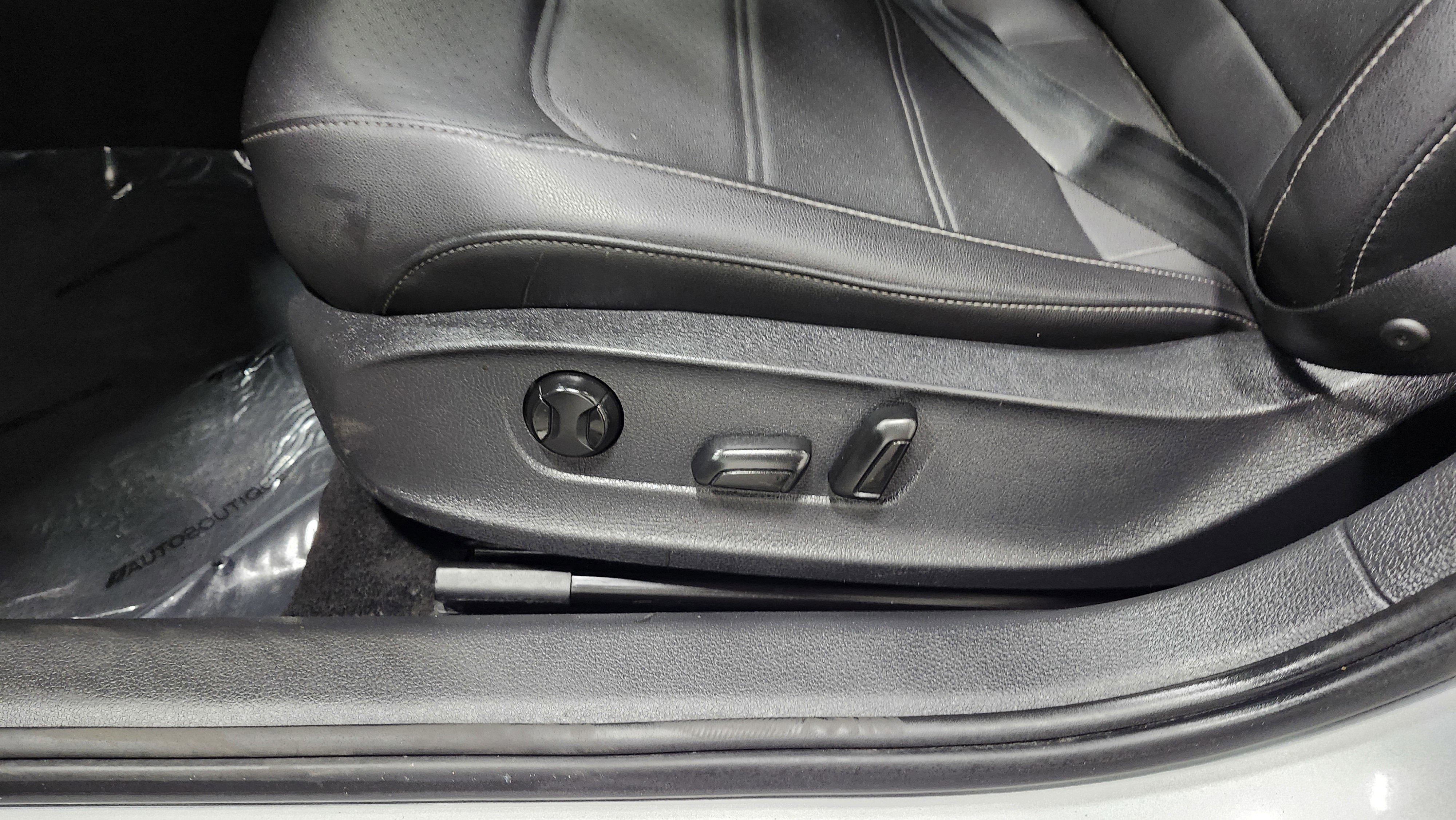 Used 2021 Volkswagen Passat 2.0T SE image 23