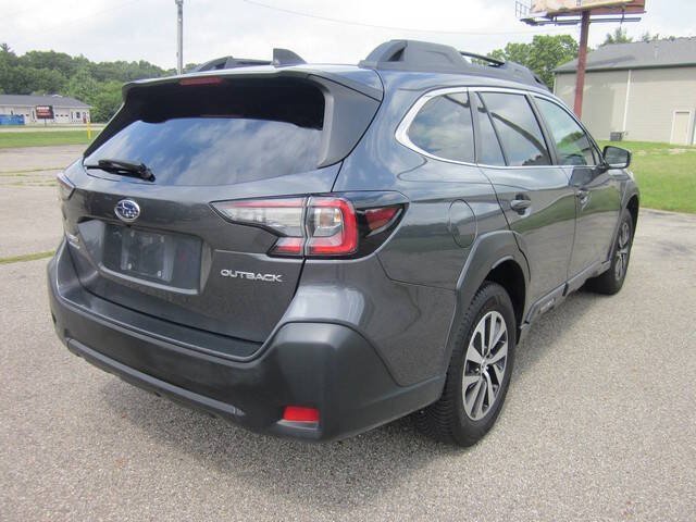 Used 2023 Subaru Outback Premium AWD/4WD image 5
