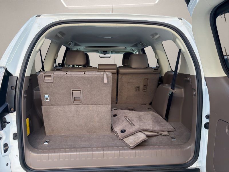 Used 2017 Lexus GX 460 image 11