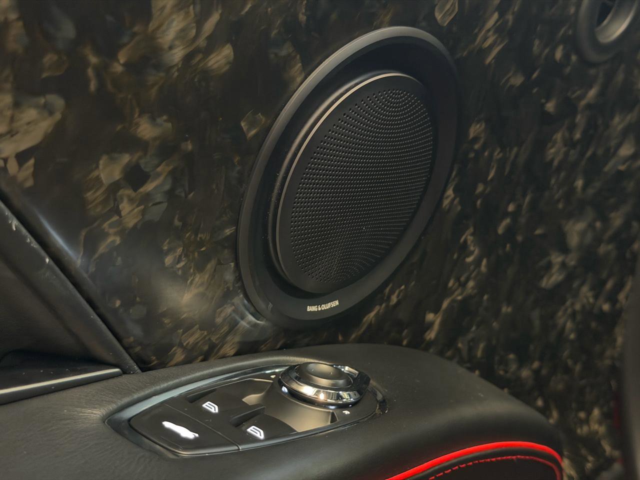 Used 2019 Aston Martin DBS Superleggera RWD image 40