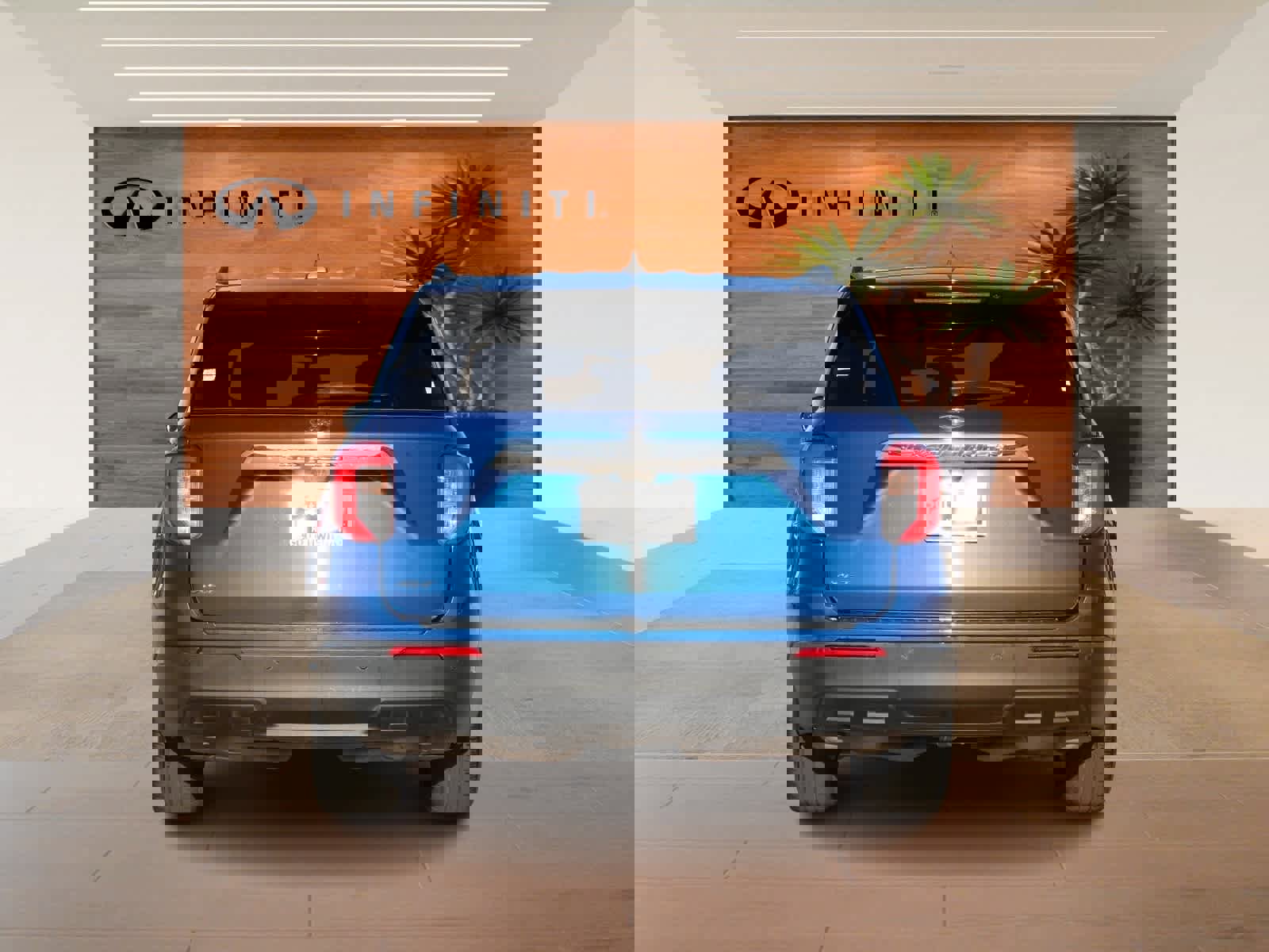 Used 2022 Ford Explorer XLT image 6