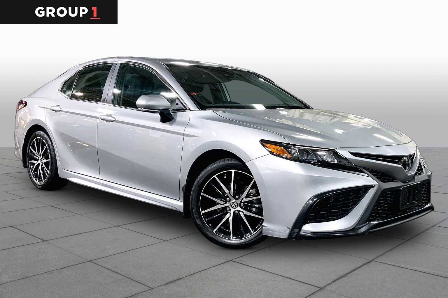 Certified 2024 Toyota Camry SE w/ Cold Weather Package AWD/4WD image 3