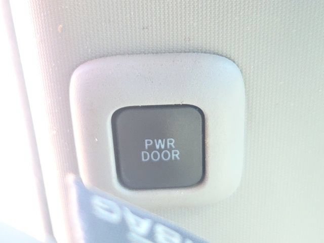 Used 2017 Toyota Sienna XLE w/ XLE Navigation Package FWD image 23
