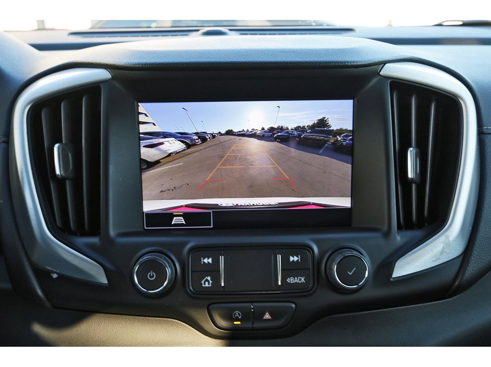 Used 2024 GMC Terrain SLT image 18