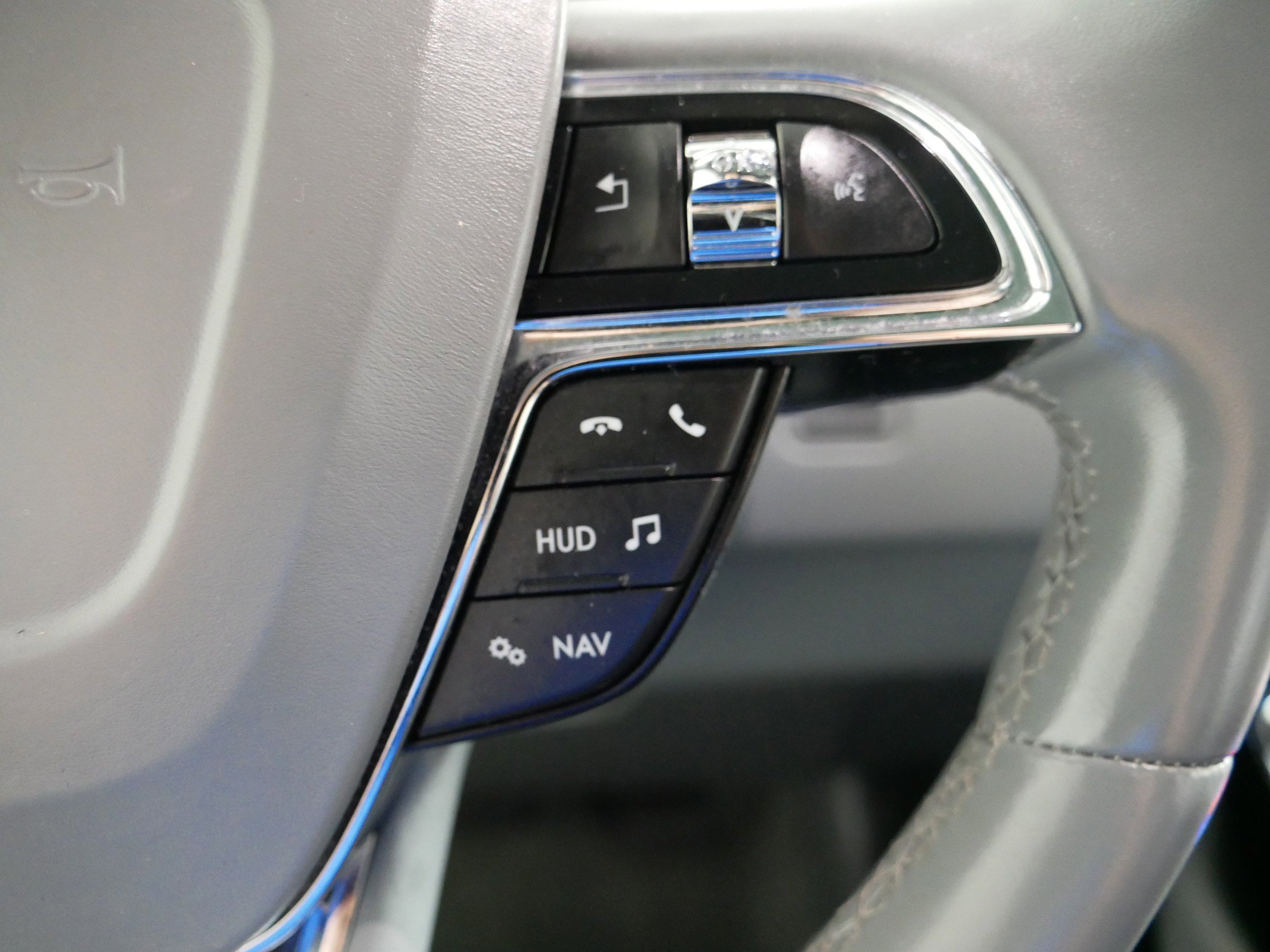 Used 2018 Lincoln Navigator Reserve w/ Technology Package AWD/4WD image 28