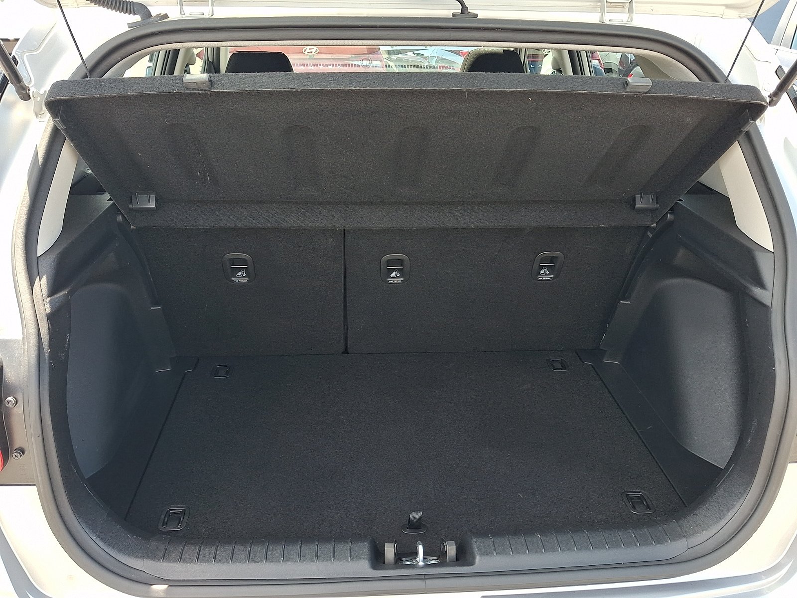 Certified 2025 Hyundai Venue SEL FWD image 30
