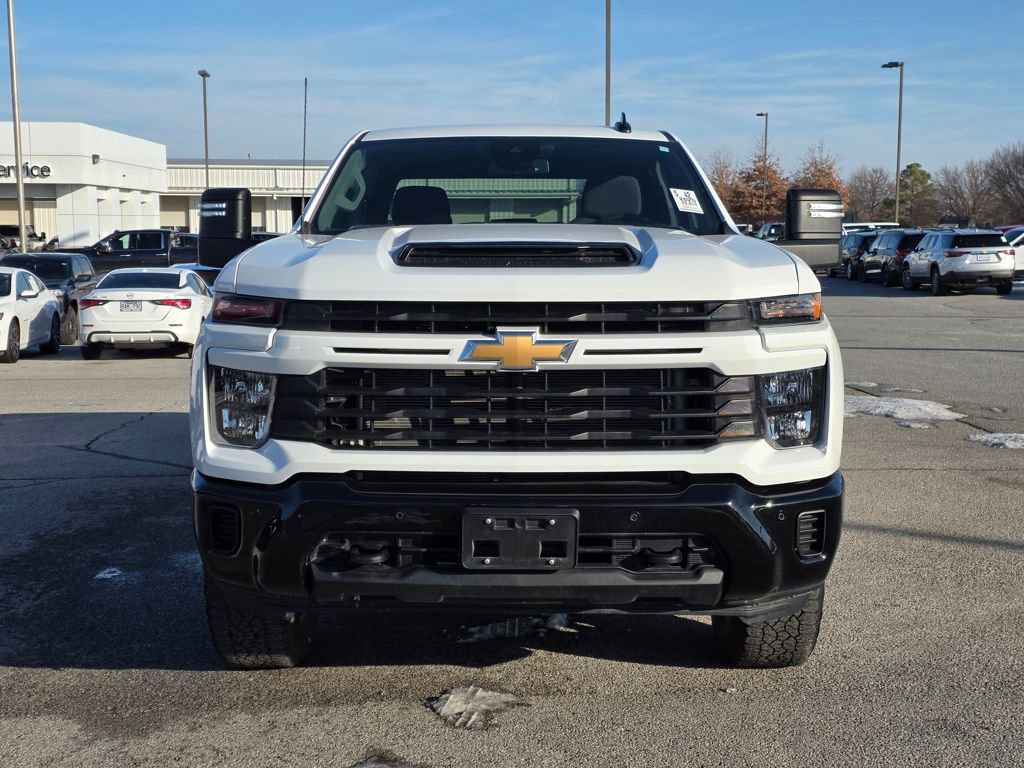 Used 2025 Chevrolet Silverado 2500 Custom w/ Custom Value Package image 2
