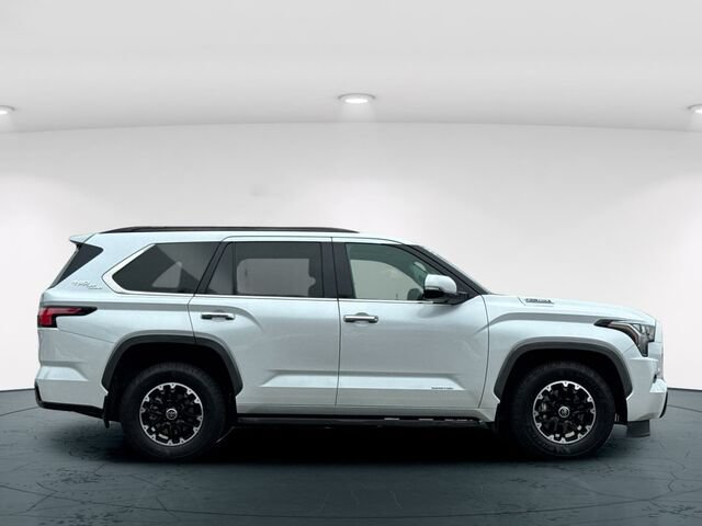 Used 2023 Toyota Sequoia Limited w/ TRD Off-Road Package AWD/4WD image 7