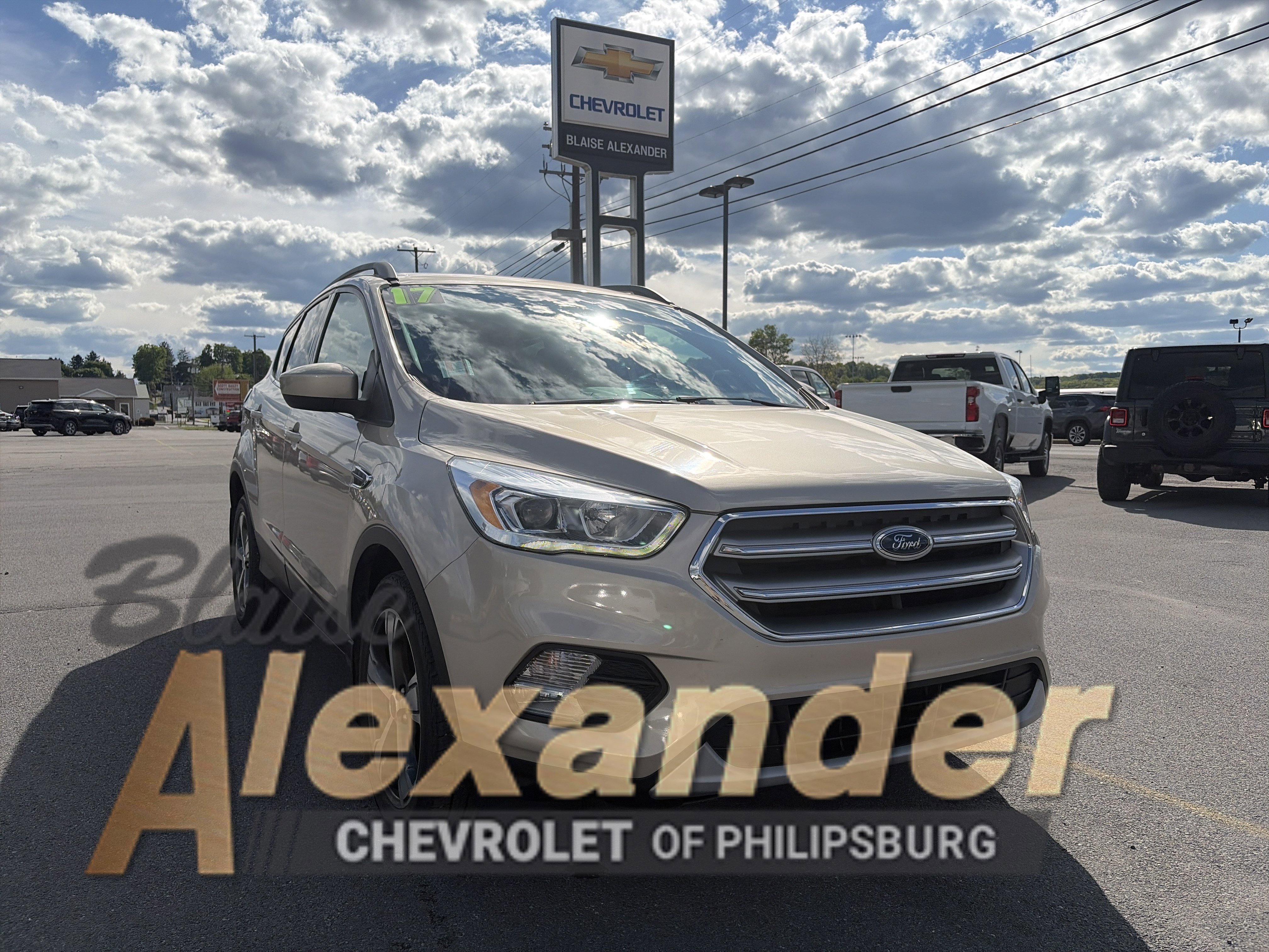 Used 2017 Ford Escape SE w/ Equipment Group 201A AWD/4WD video 1