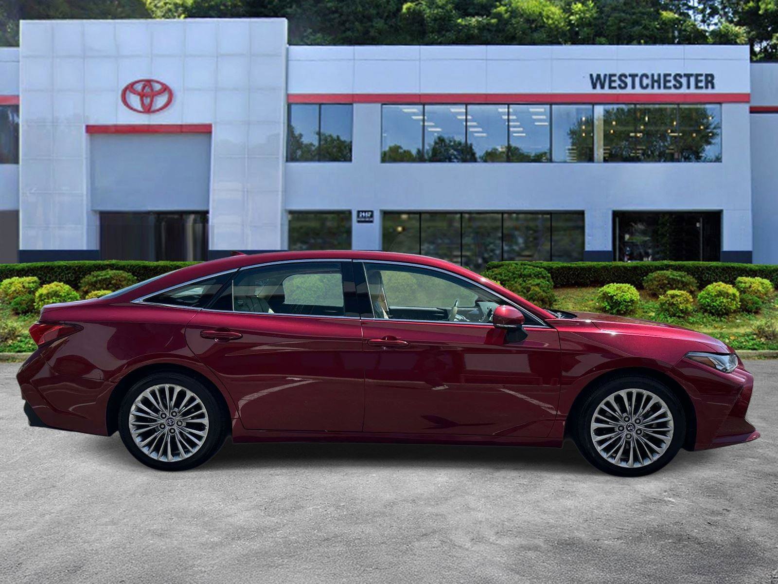 Used 2019 Toyota Avalon Limited w/ All Weather Liner Package FWD image 2