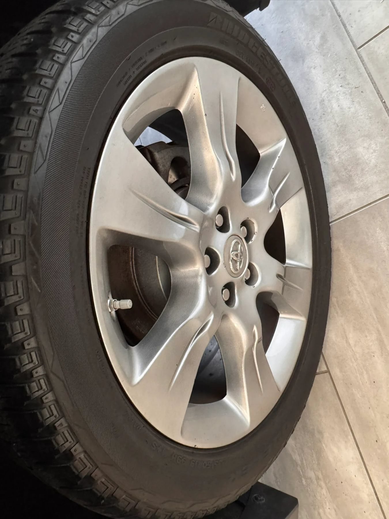 Used 2014 Toyota Sienna SE FWD image 11