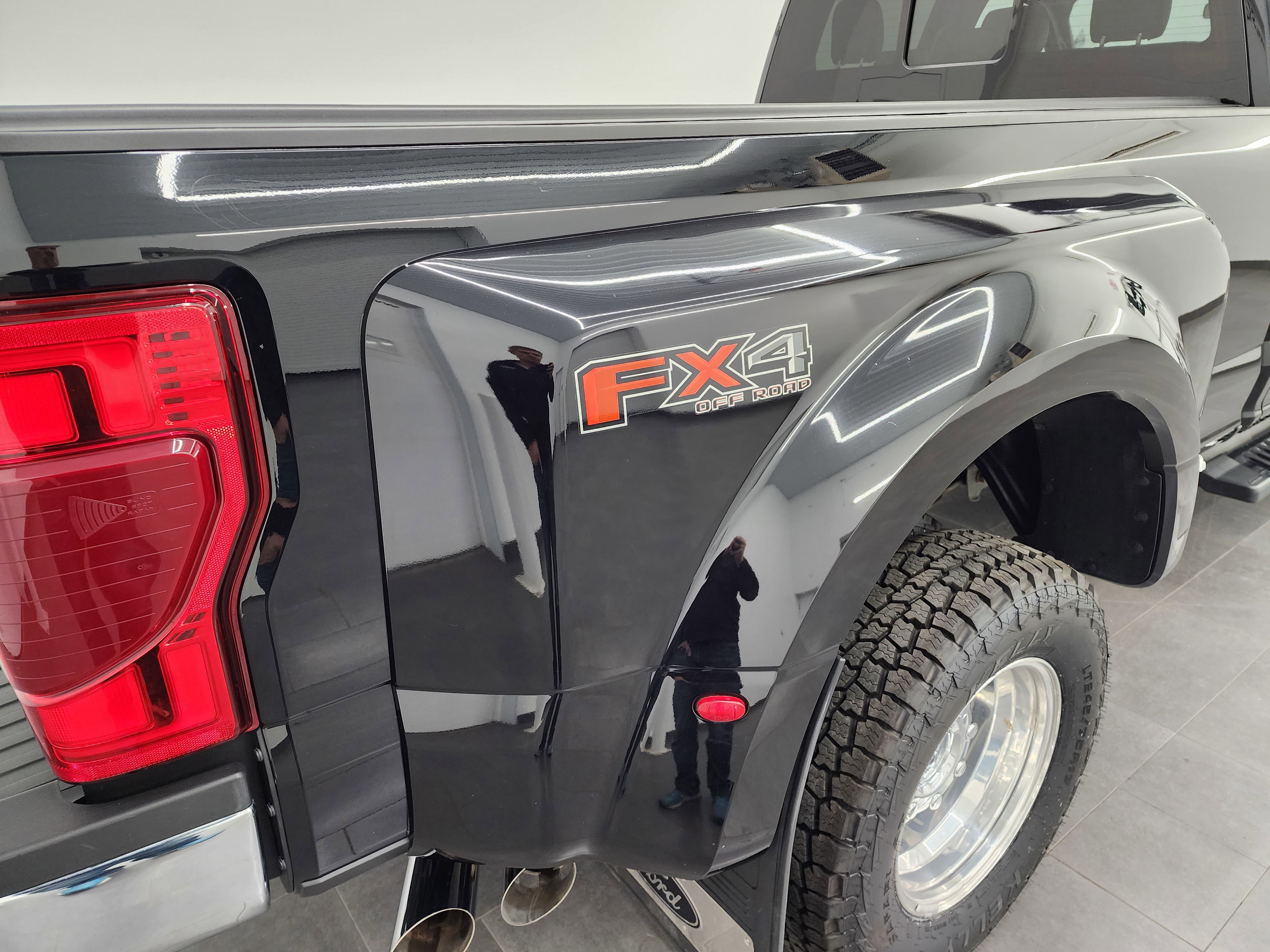 Used 2020 Ford F350 Lariat w/ Lariat Ultimate Package image 34