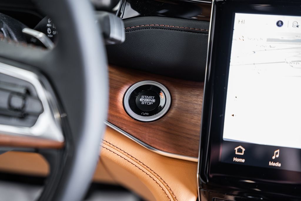 New 2025 Jeep Grand Cherokee Summit image 27