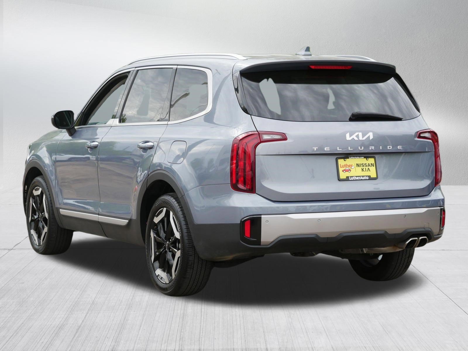 Certified 2025 Kia Telluride S FWD image 5