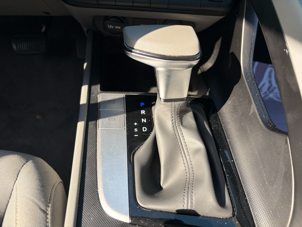 Used 2023 Hyundai Elantra SEL FWD image 17