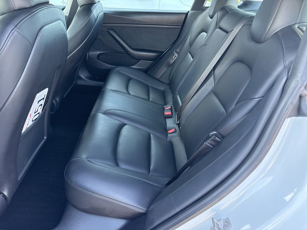 Used 2021 Tesla Model 3 Standard Range Plus image 23