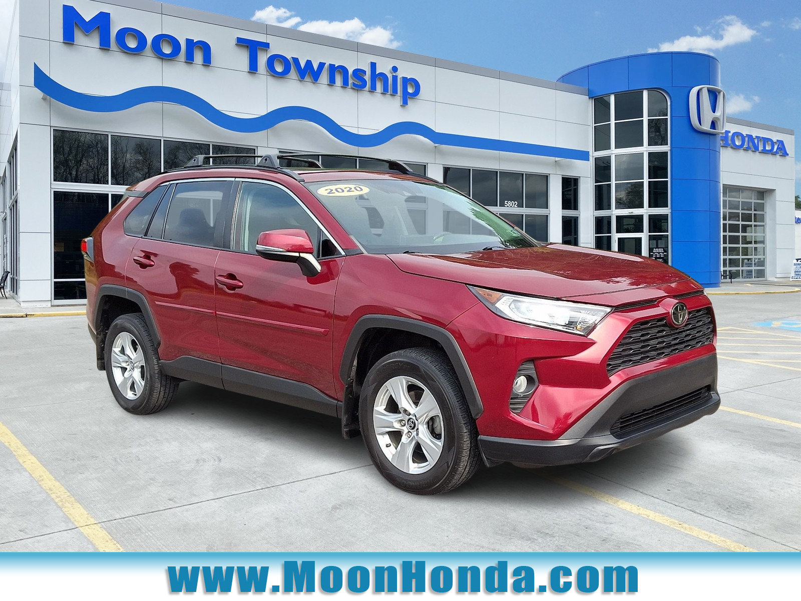 Used 2020 Toyota RAV4 XLE w/ Convenience Package AWD/4WD image 1