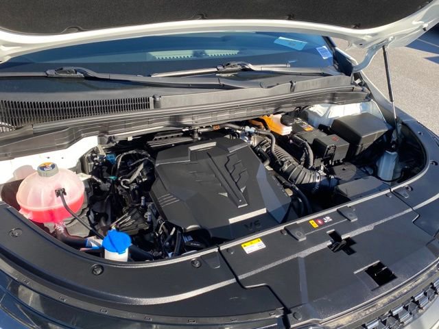 Used 2025 Kia Carnival SX w/ SX Dark Edition Package image 18