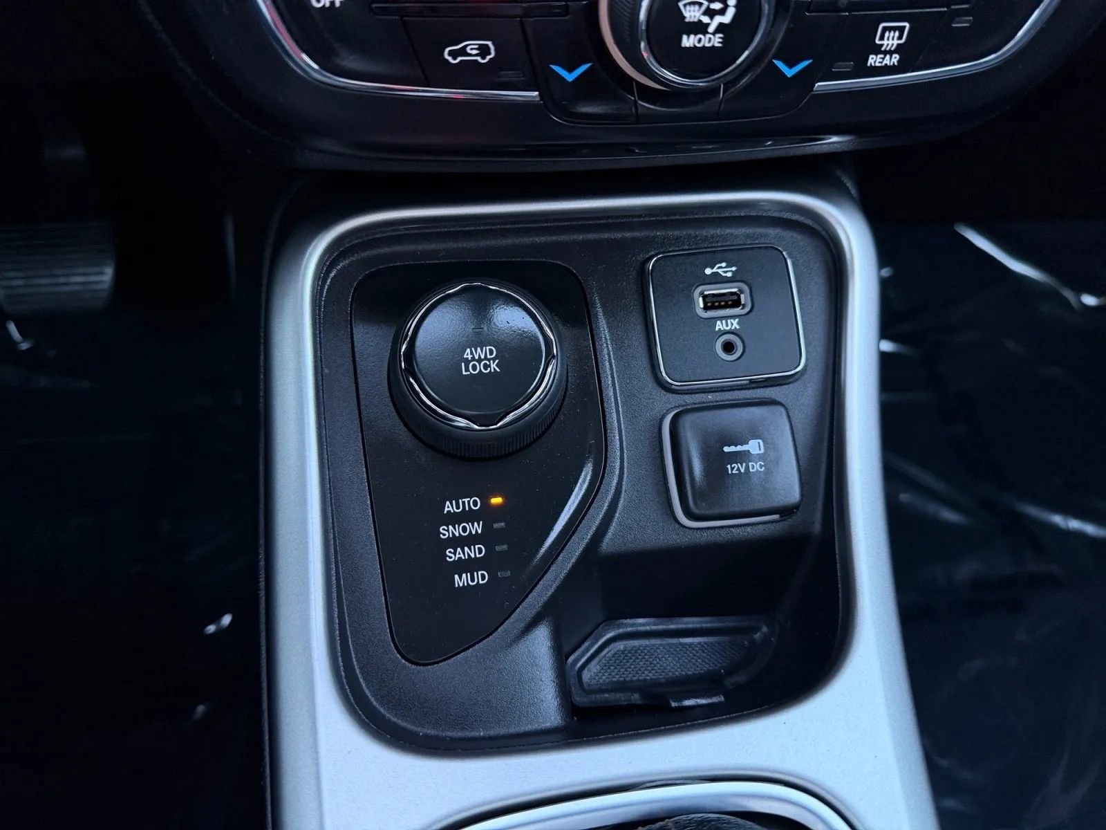 Used 2018 Jeep Compass Latitude w/ Popular Equipment Group image 15