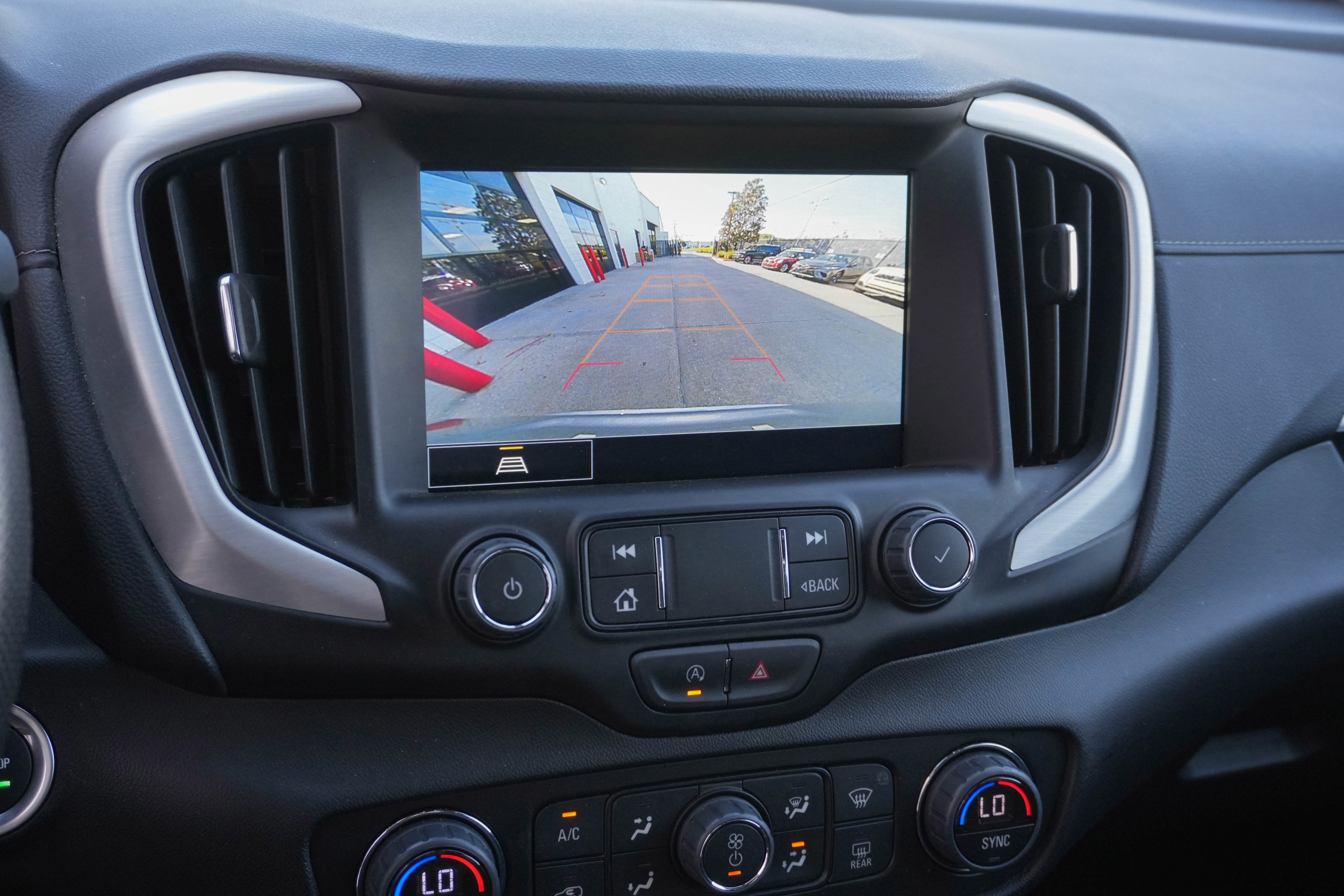 Used 2024 GMC Terrain SLE w/ Driver Convenience Package FWD image 22