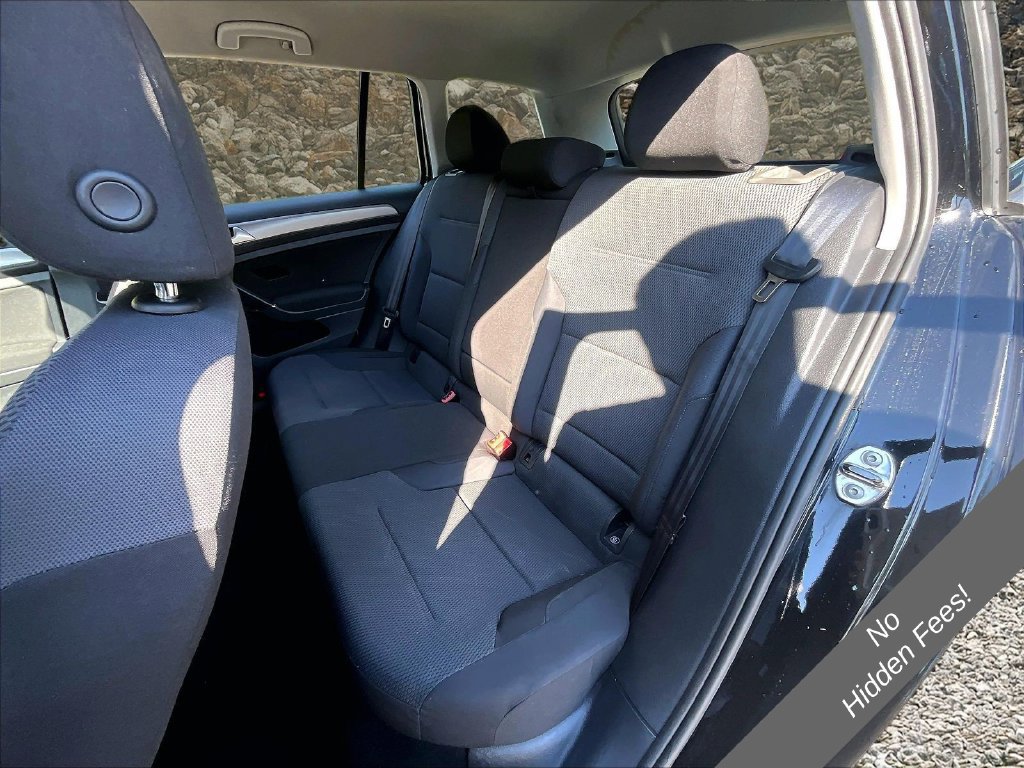 Used 2016 Volkswagen Golf SportWagen FWD image 22