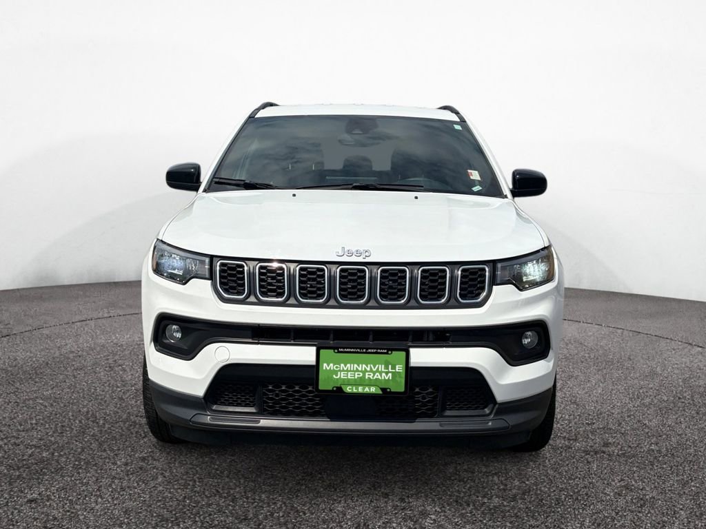 Used 2024 Jeep Compass Latitude AWD/4WD image 8