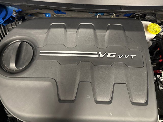 Used 2020 Jeep Cherokee Trailhawk w/ Cold Weather Group image 31