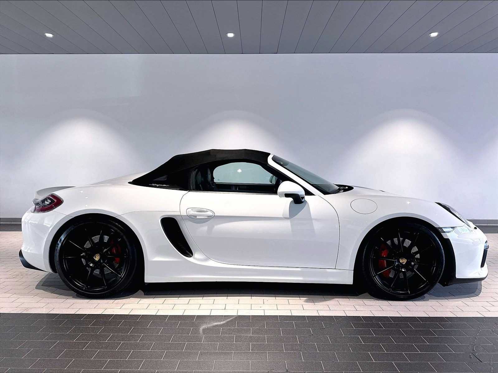 Used 2016 Porsche Boxster Spyder RWD image 12