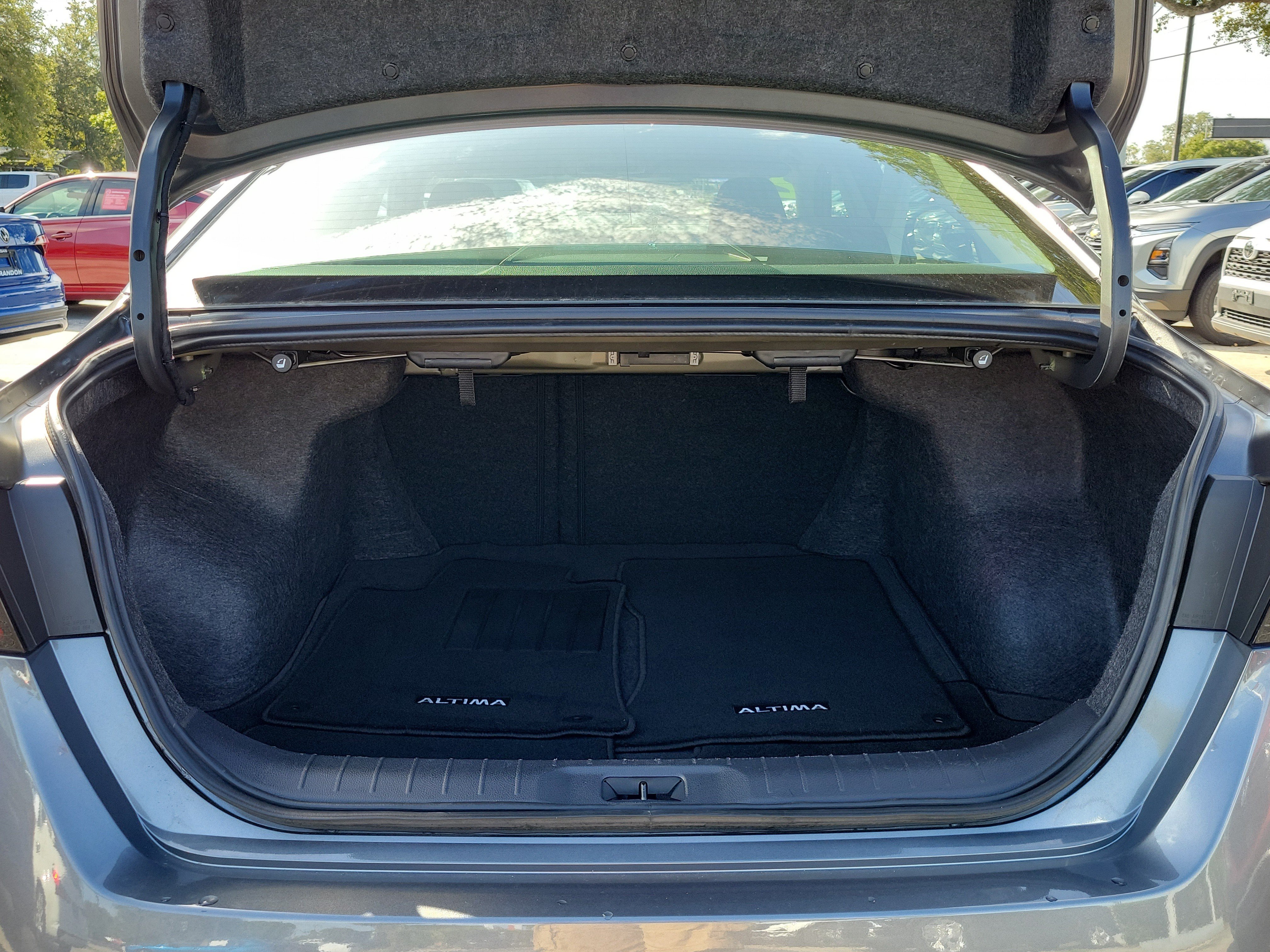 Certified 2025 Nissan Altima 2.5 S FWD image 9