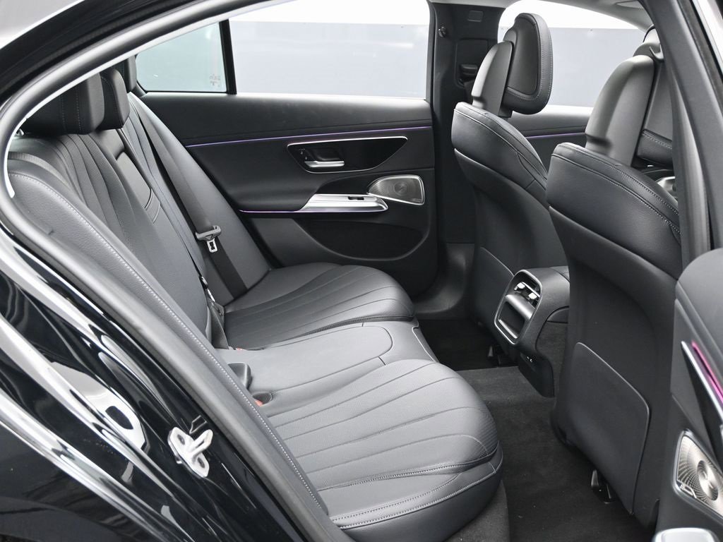 Used 2024 Mercedes-Benz E 350 4MATIC Sedan image 40