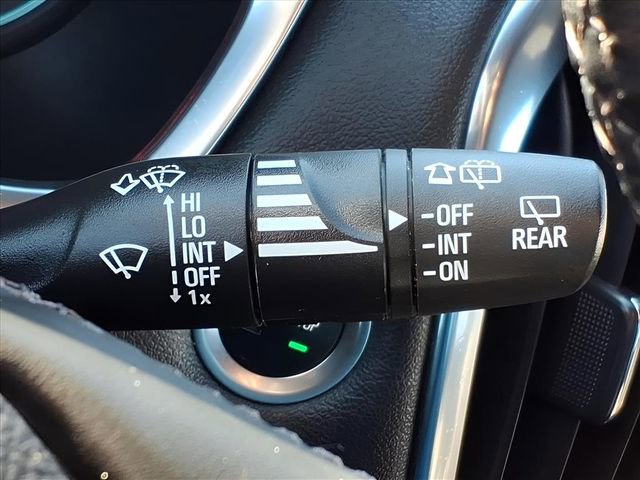 Used 2023 Chevrolet Traverse LT image 32