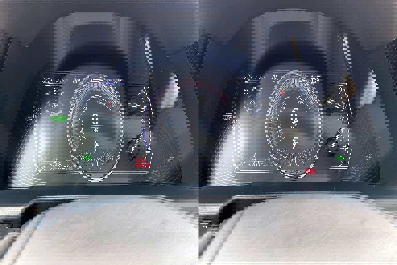 Used 2024 Lexus ES 300h w/ Premium Package image 28