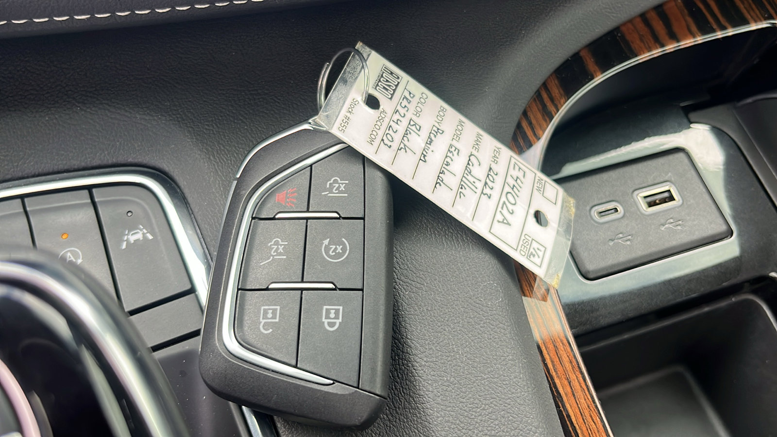 New 2024 Cadillac Escalade Premium Luxury image 29