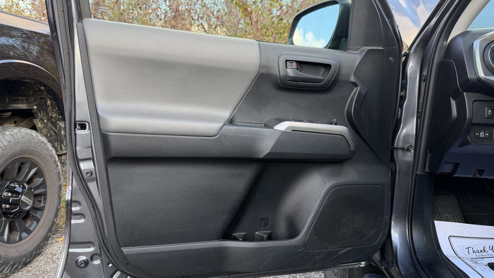 Used 2022 Toyota Tacoma SR5 image 11